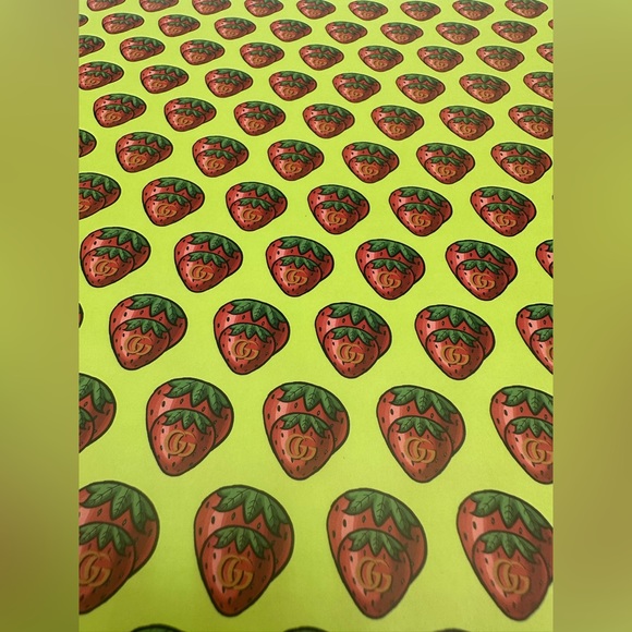 Host Pick* GUCCI 10pcs wrapping paper! 💯 New & Authentic!! - Picture 13 of 14